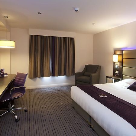 Premier Inn High Wycombe/Beaconsfield Ngoại thất bức ảnh