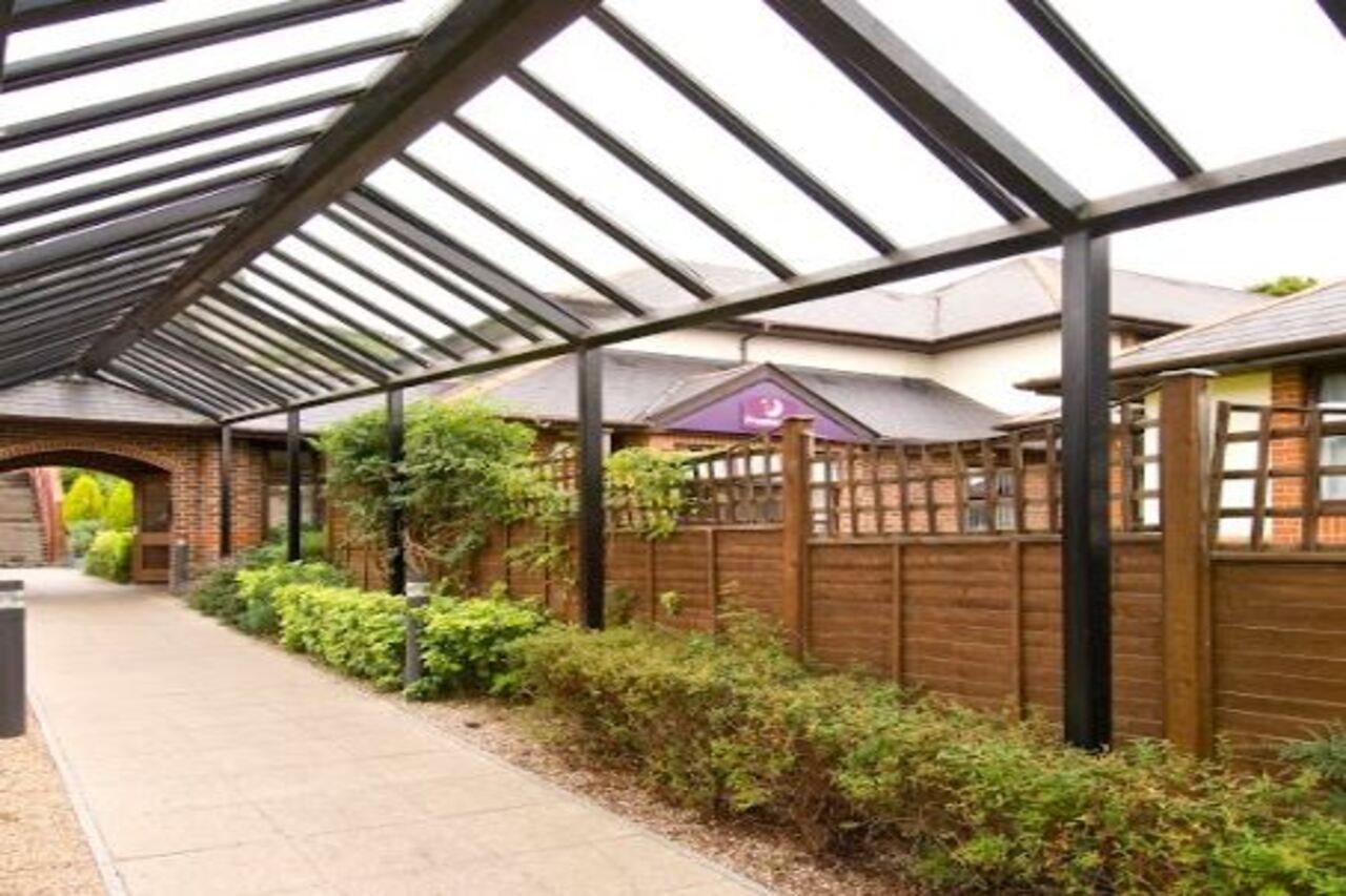 Premier Inn High Wycombe/Beaconsfield Ngoại thất bức ảnh
