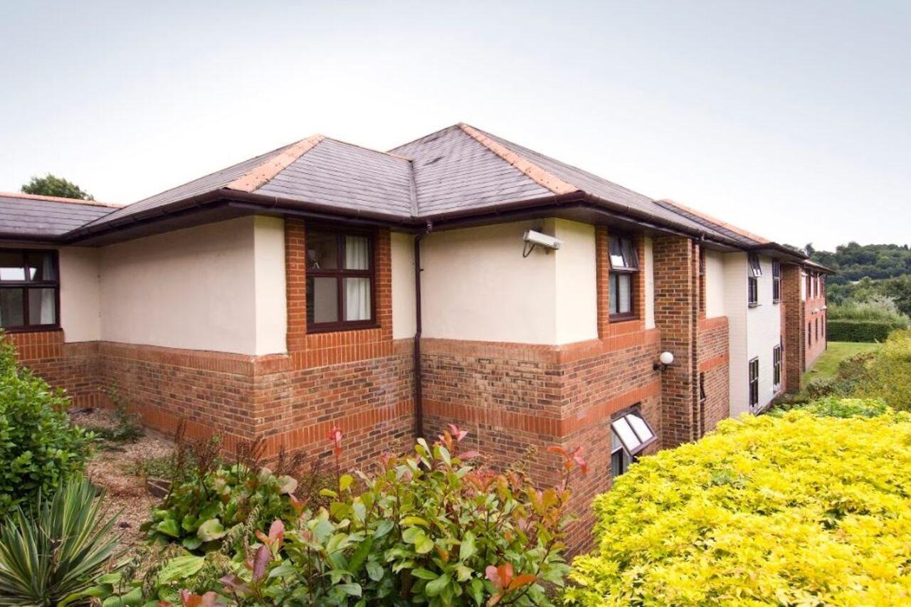 Premier Inn High Wycombe/Beaconsfield Ngoại thất bức ảnh