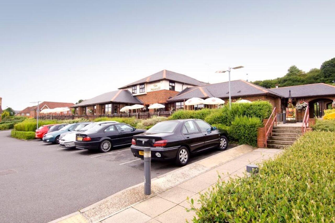 Premier Inn High Wycombe/Beaconsfield Ngoại thất bức ảnh