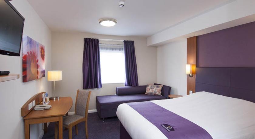 Premier Inn High Wycombe/Beaconsfield Ngoại thất bức ảnh