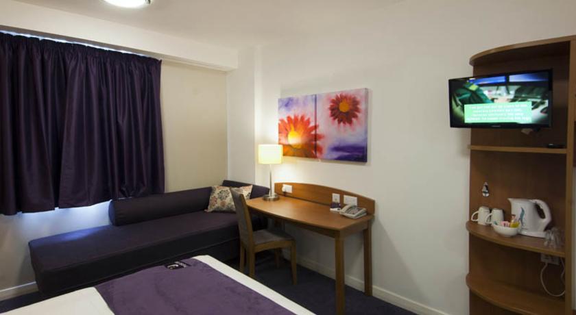 Premier Inn High Wycombe/Beaconsfield Ngoại thất bức ảnh