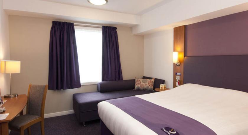 Premier Inn High Wycombe/Beaconsfield Ngoại thất bức ảnh