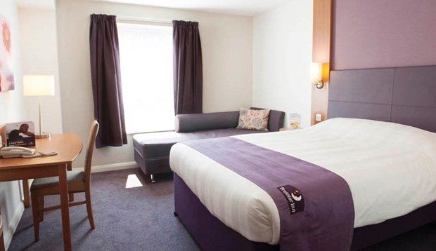 Premier Inn High Wycombe/Beaconsfield Ngoại thất bức ảnh